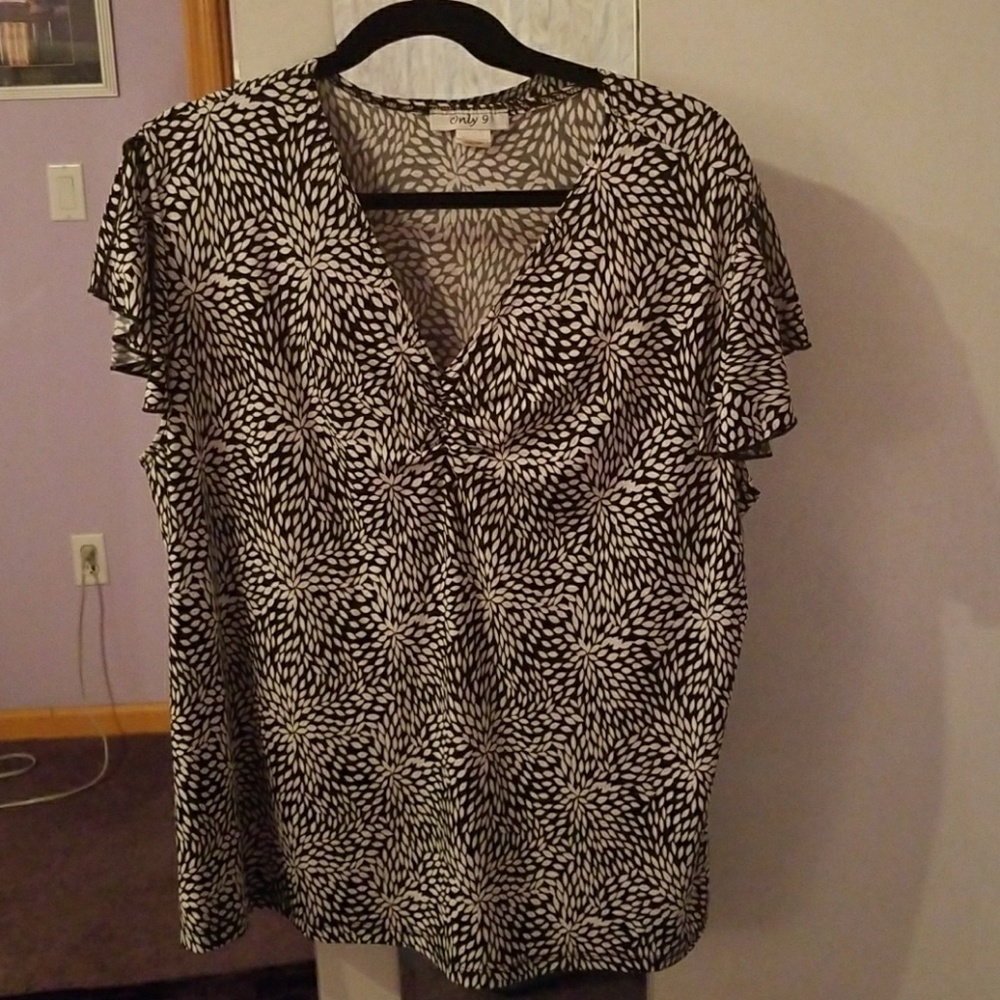 Only 9 brand blouse Size: 2X